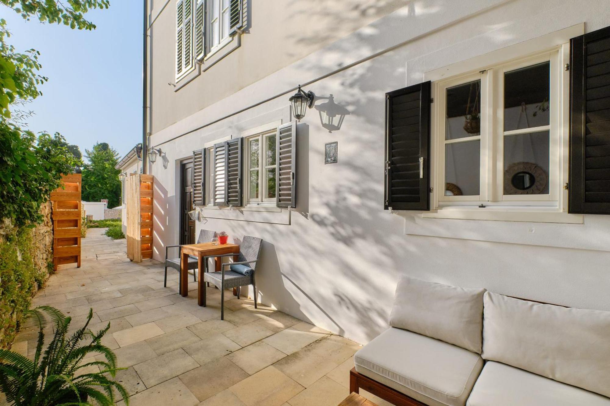 Dolphin Suites Veli Losinj Exterior photo